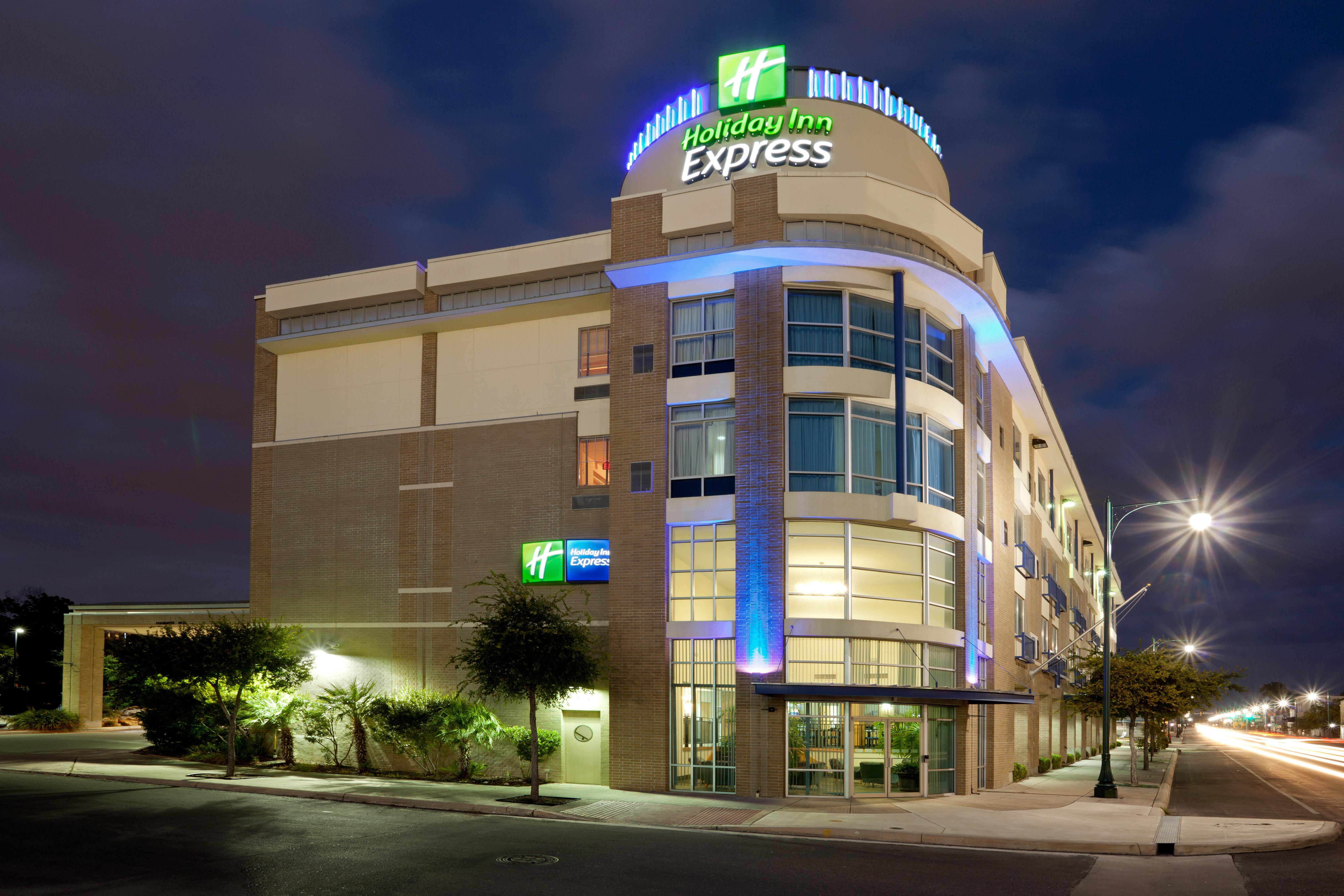 Holiday Inn Express Hotel & Suites San Antonio - Rivercenter Area By Ihg Exteriör bild