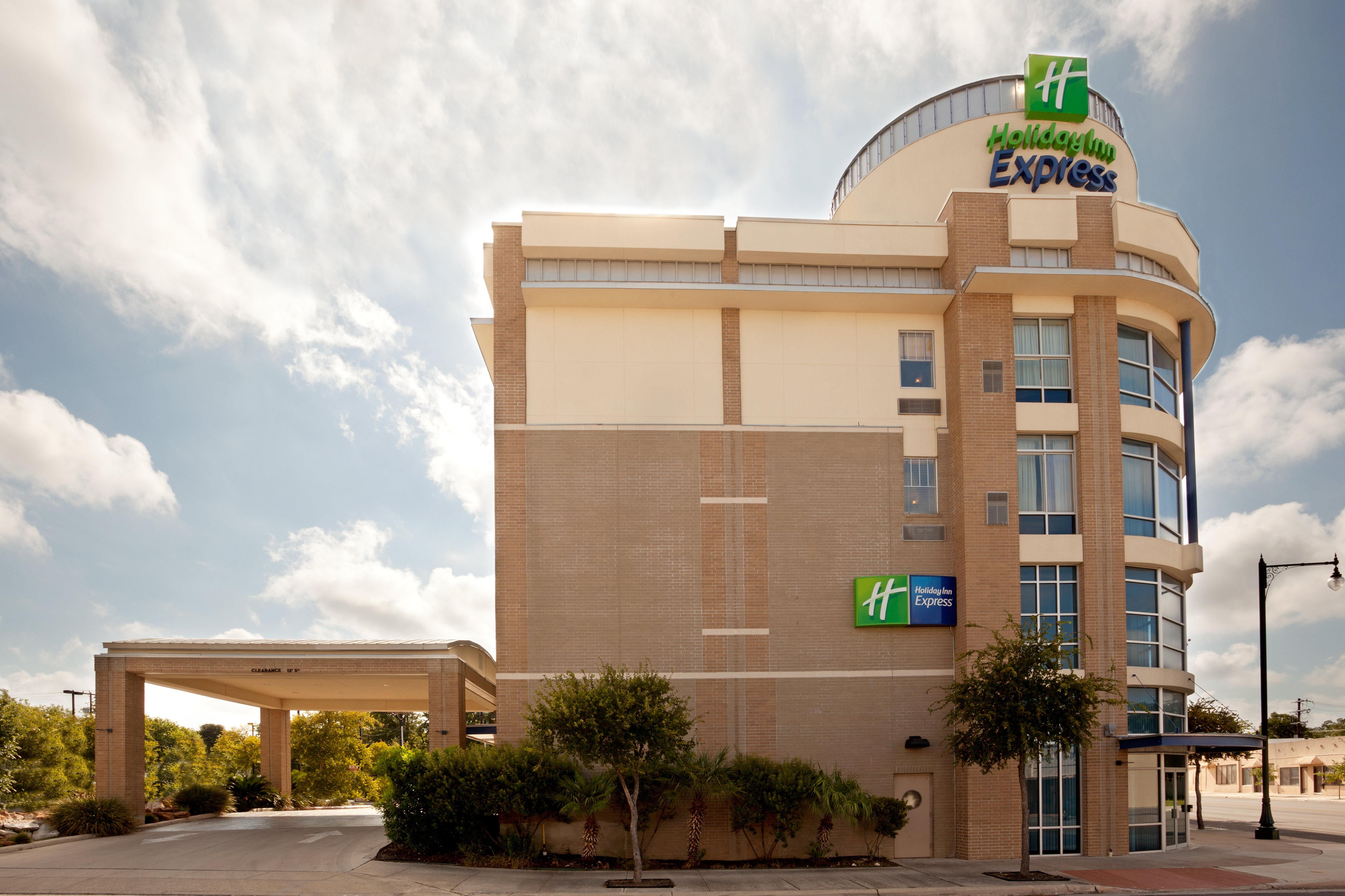 Holiday Inn Express Hotel & Suites San Antonio - Rivercenter Area By Ihg Exteriör bild