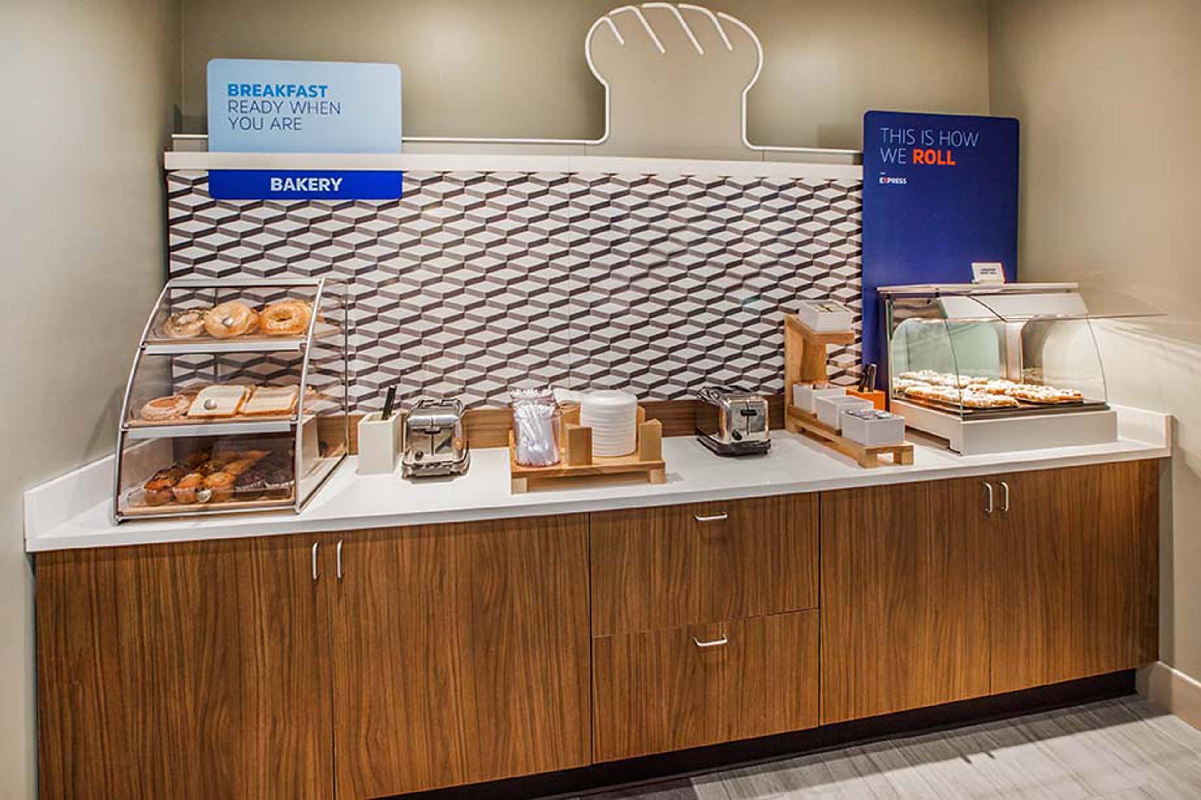 Holiday Inn Express Hotel & Suites San Antonio - Rivercenter Area By Ihg Exteriör bild