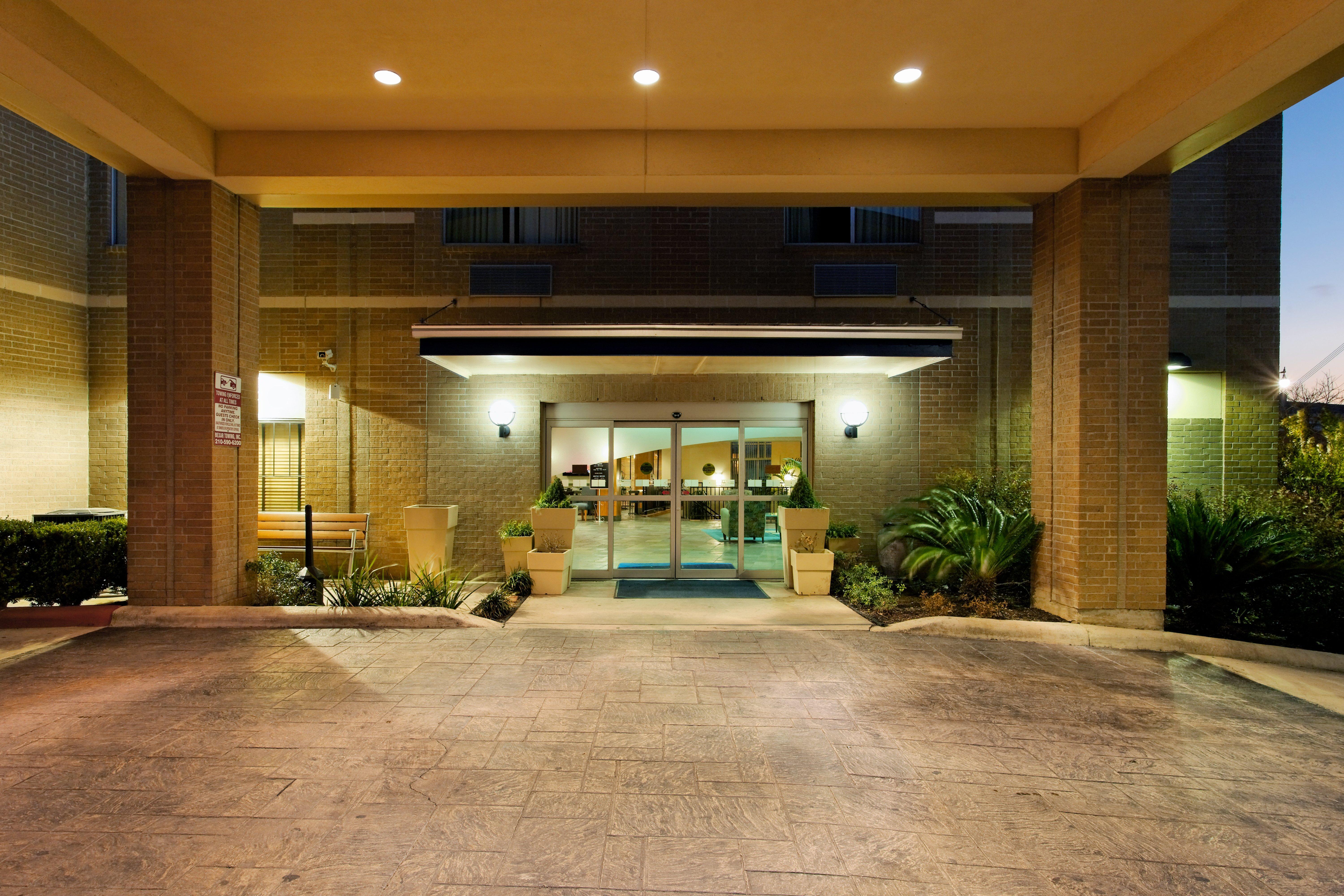 Holiday Inn Express Hotel & Suites San Antonio - Rivercenter Area By Ihg Exteriör bild