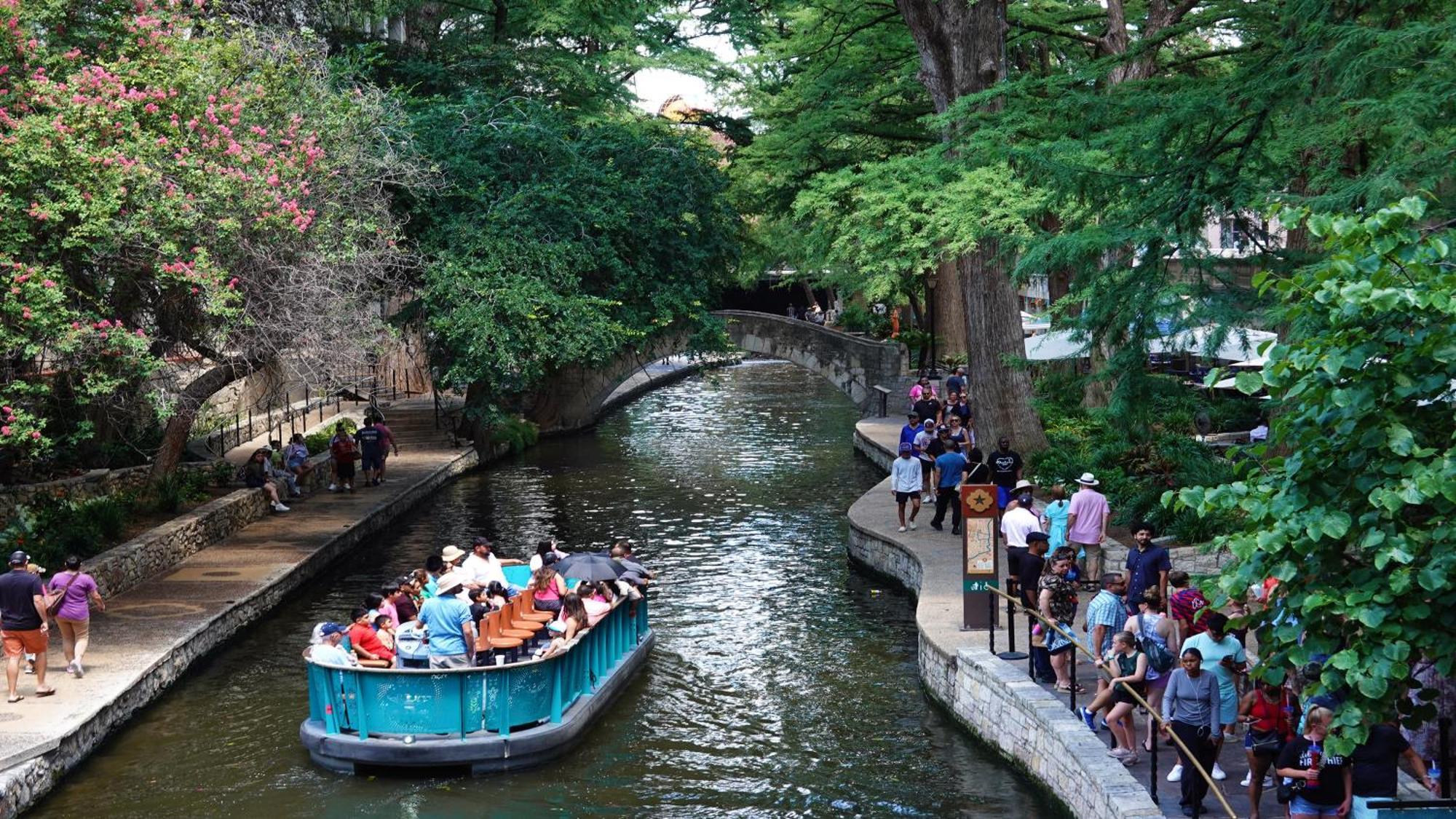 Holiday Inn Express Hotel & Suites San Antonio - Rivercenter Area By Ihg Exteriör bild